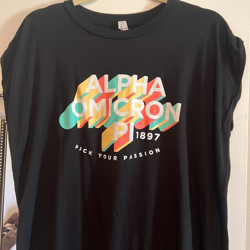 Flowy Bella Canvas aoii shirt